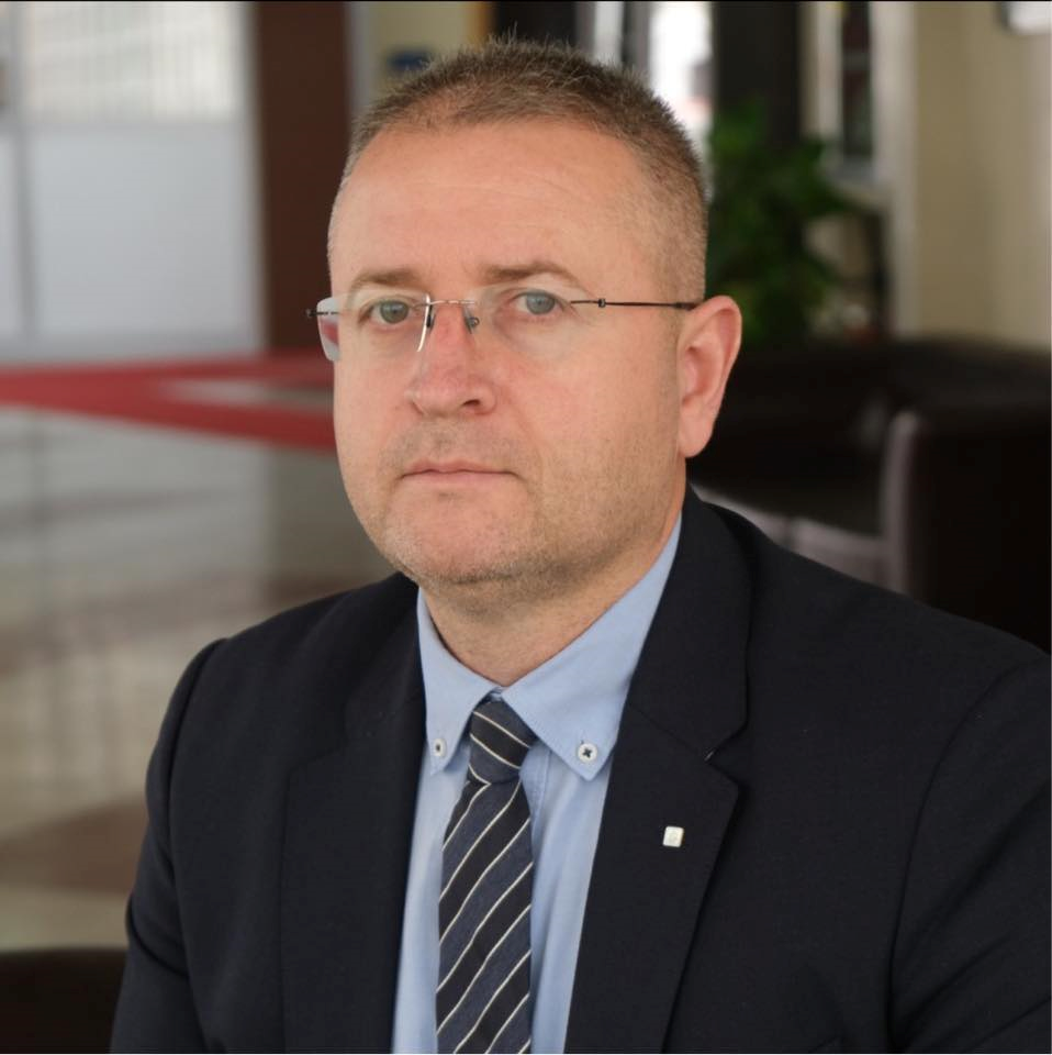  Besnik Krasniqi 