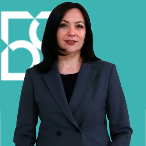 Nora Arifi 