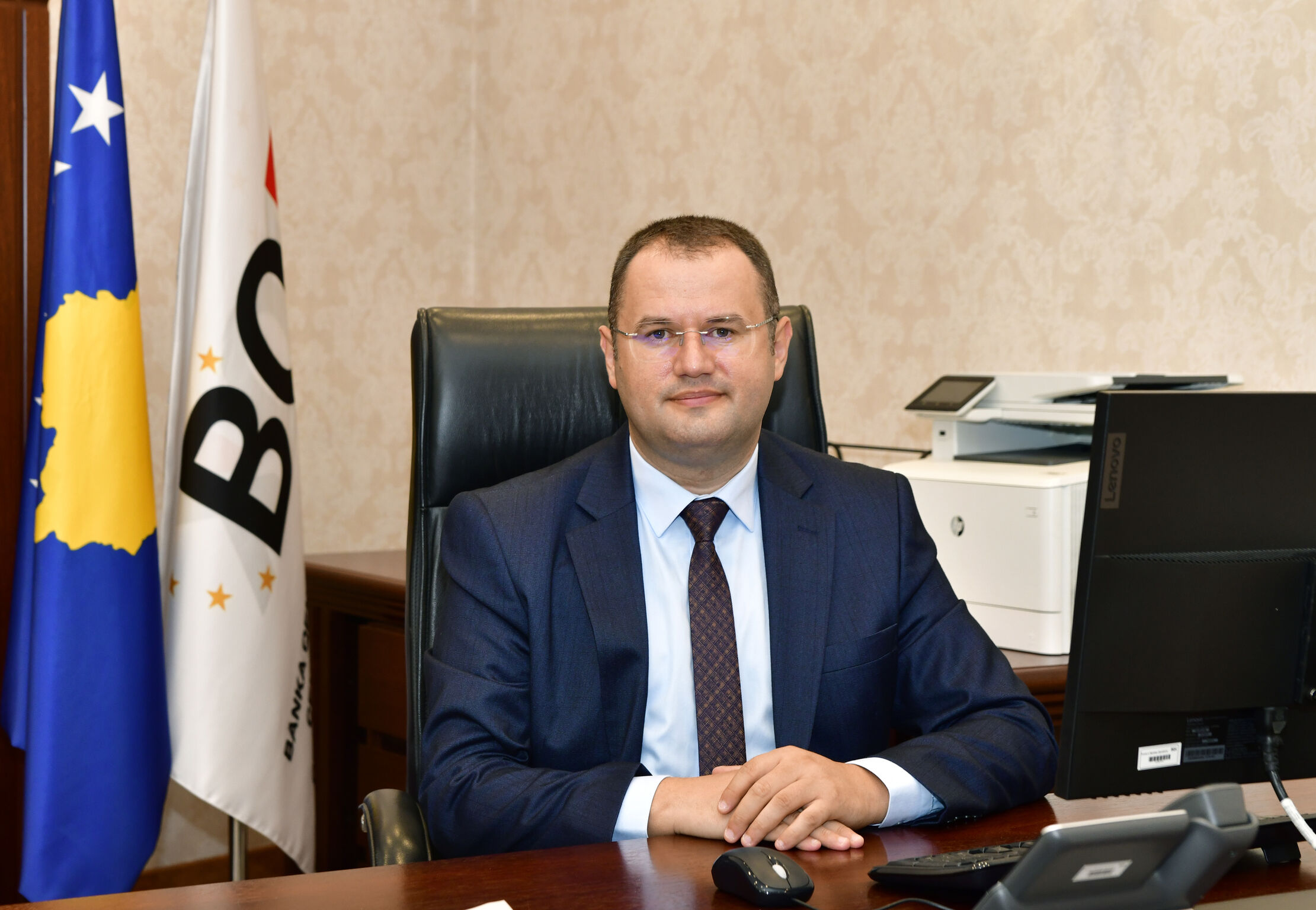  Dr. Ahmet Ismaili 